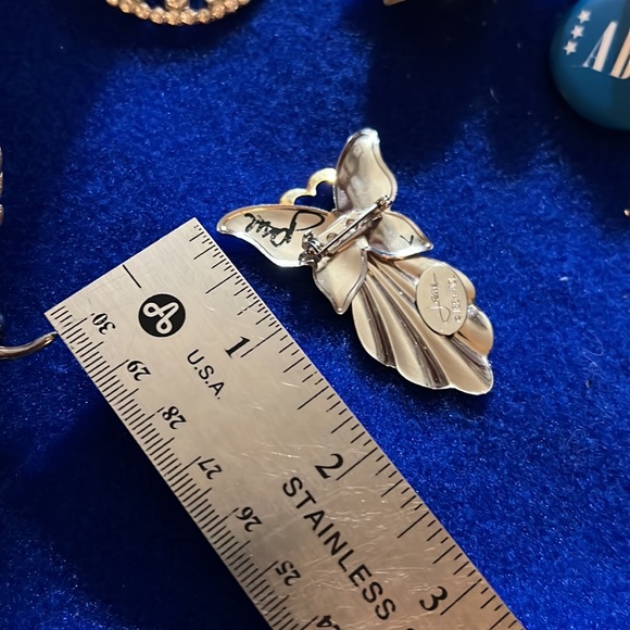 (3) Vintage Jane Angel Pin’s, Signed, AOL 1994 - Picture 12 of 14